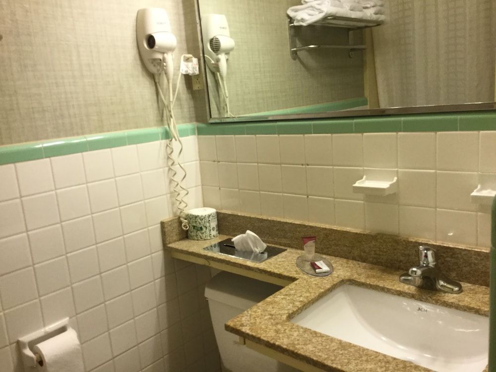 Falls Inn Standard Double Room 10