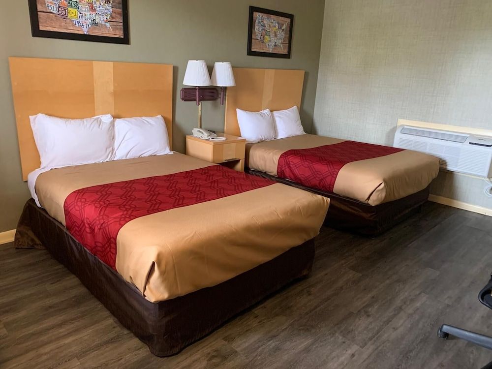 Falls Inn Standard Double Room 9