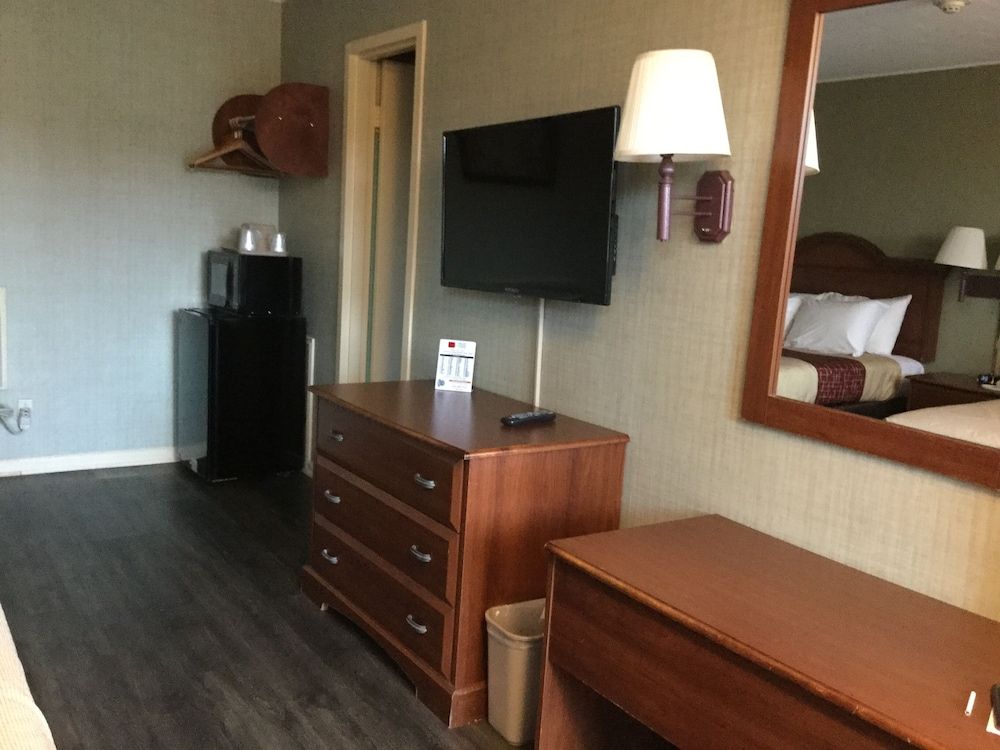 Falls Inn Standard Double Room 11