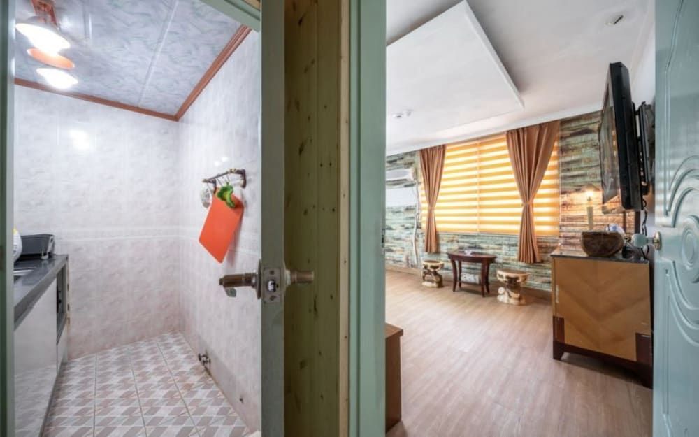 Inje Tourist Hotel Family Room 3