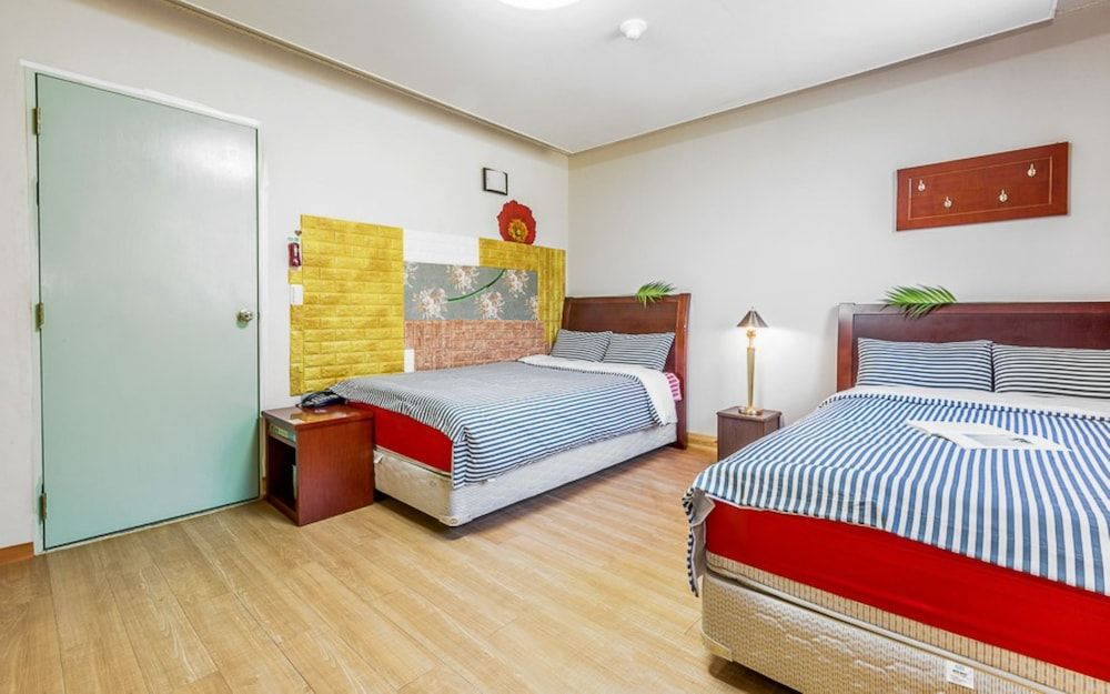 Inje Tourist Hotel Deluxe Room 2