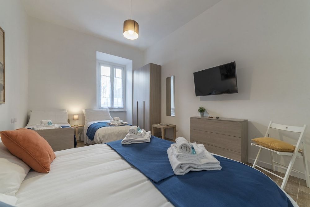 Roman Station House Quadruple Room 6