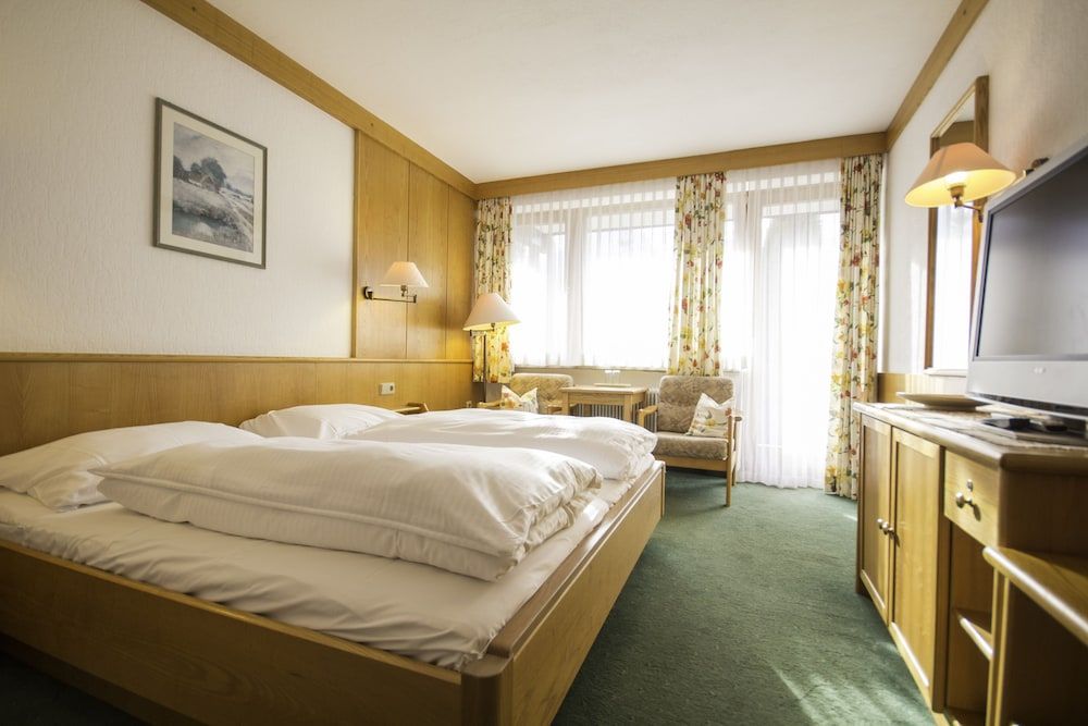 Standard Double Room, Balcony, Mountain View