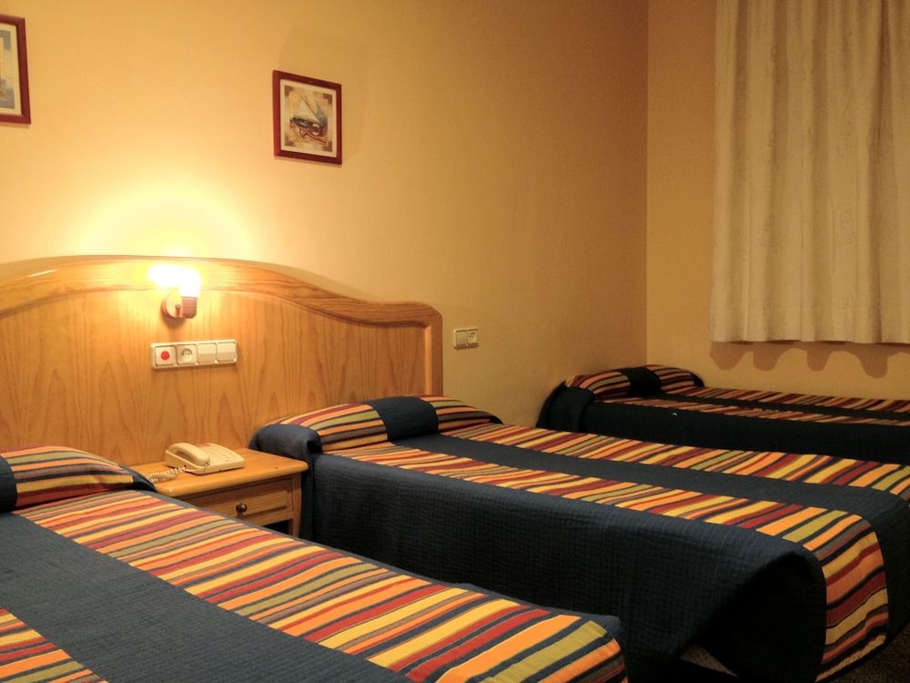 Hostal Los Corchos Single Room