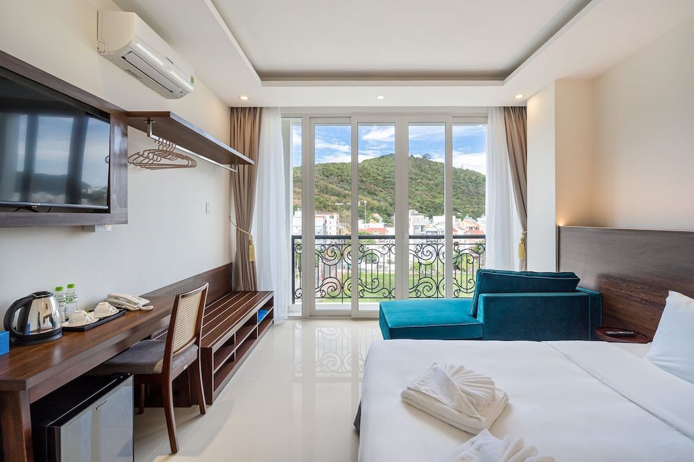 Aquatel Vung Tau Deluxe Double Room 3