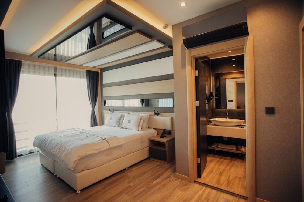 Burhaniye Marina Boutique Hotel Standard Double Room 11
