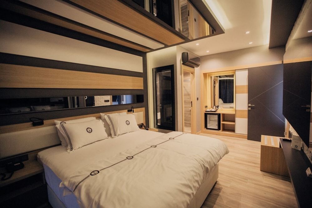 Burhaniye Marina Boutique Hotel Standard Double Room 5