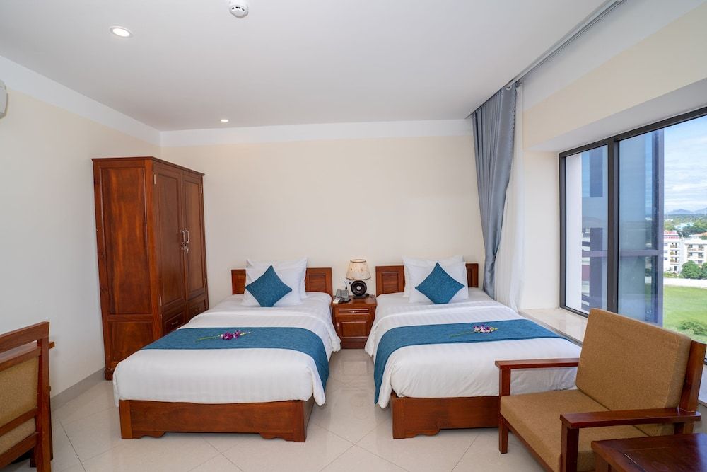 Navy Hotel Cam Ranh Deluxe Twin Room 3