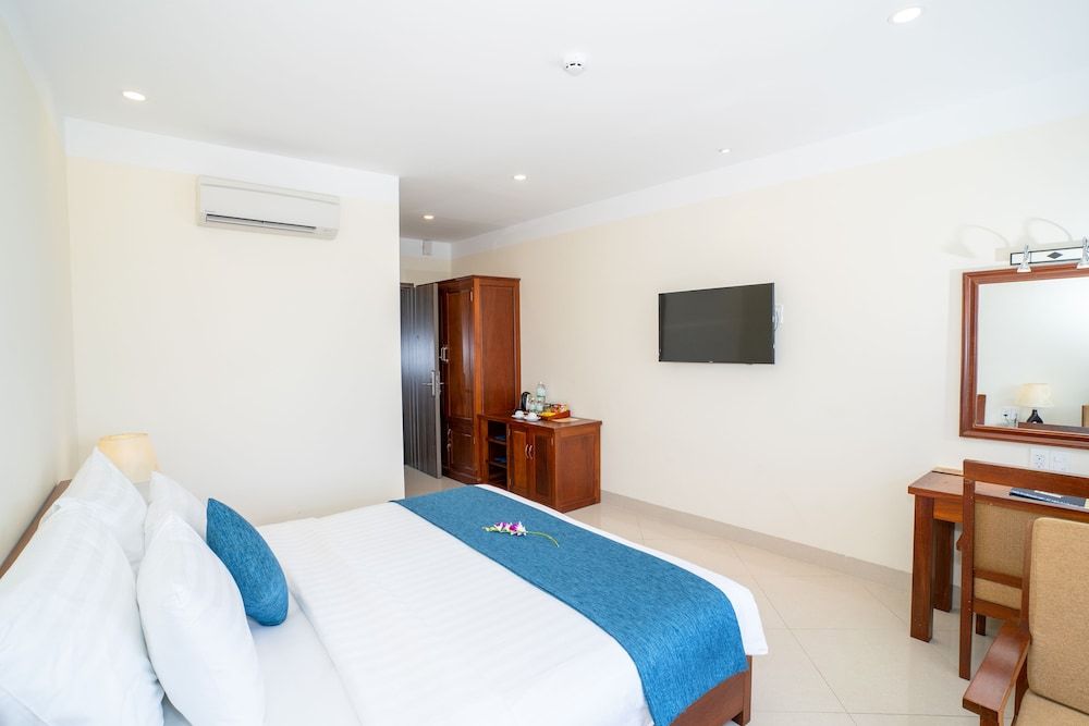 Navy Hotel Cam Ranh Superior Double Room 2