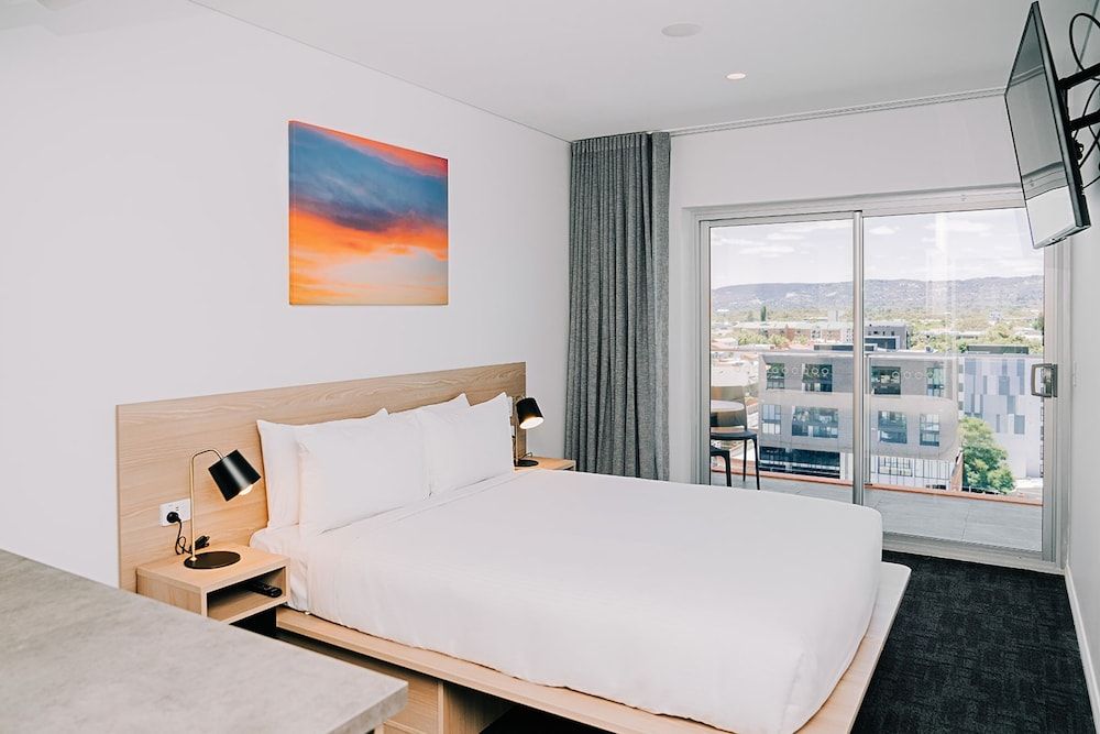 Standard Queen Room, Balcony, No Housekeeping