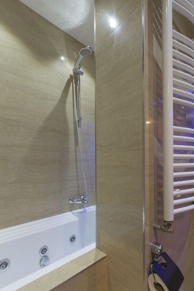 The Queen Luxury Apartments - Villa Liberty Executive Apartment, 1 Bedroom 11