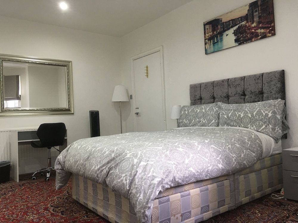 Luxurious Apartment in Kensington & Chelsea Luxury Apartment, Multiple Beds 3