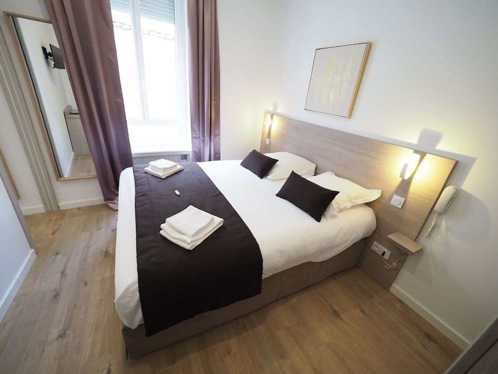 Hotel Le Biarritz - Vichy Comfort Double Room 2