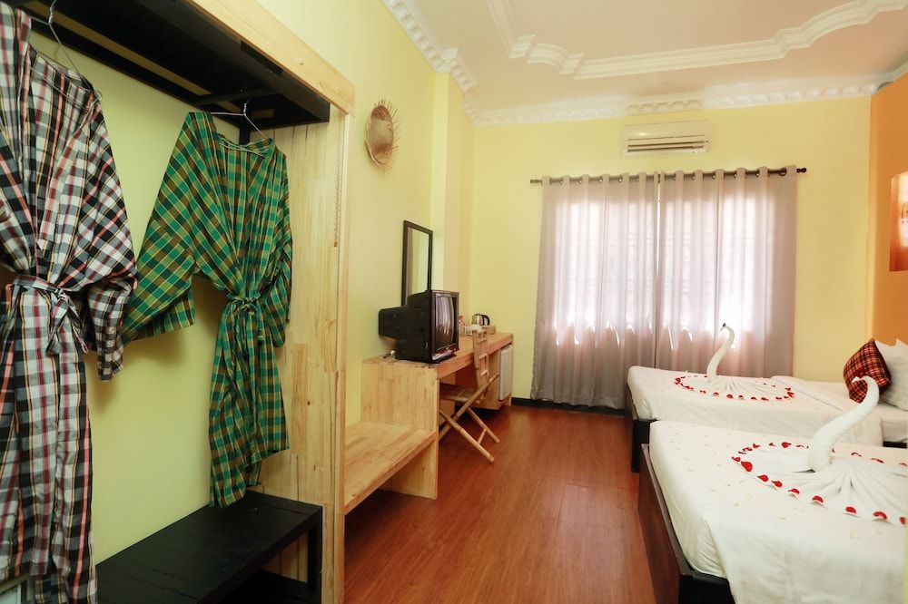 Central Privilege Hotel Deluxe Double or Twin Room 3