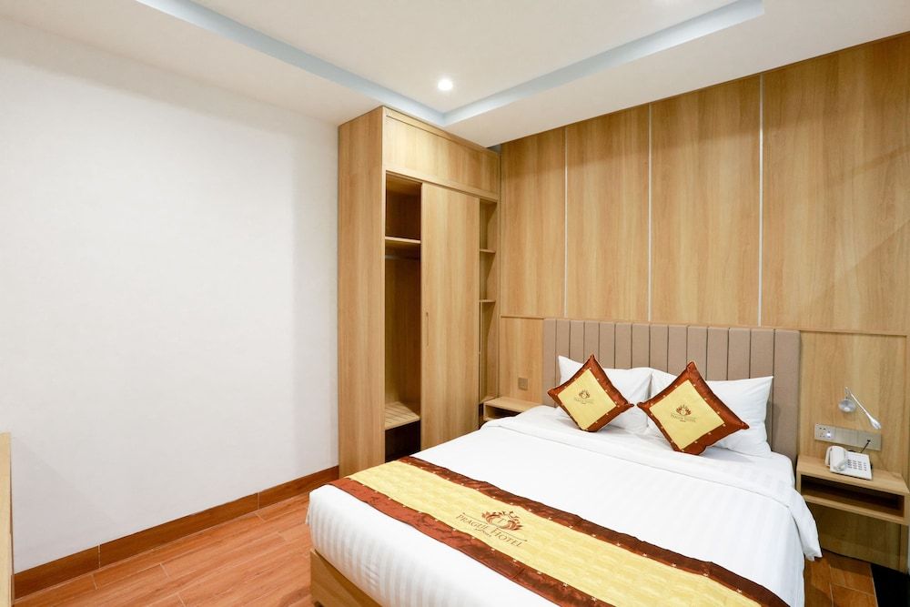 Prague Saigon Airport Hotel Superior Double Room 6