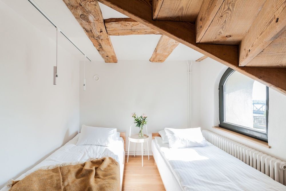 Superior Apartment, SofaBed and 4 Twin, City View