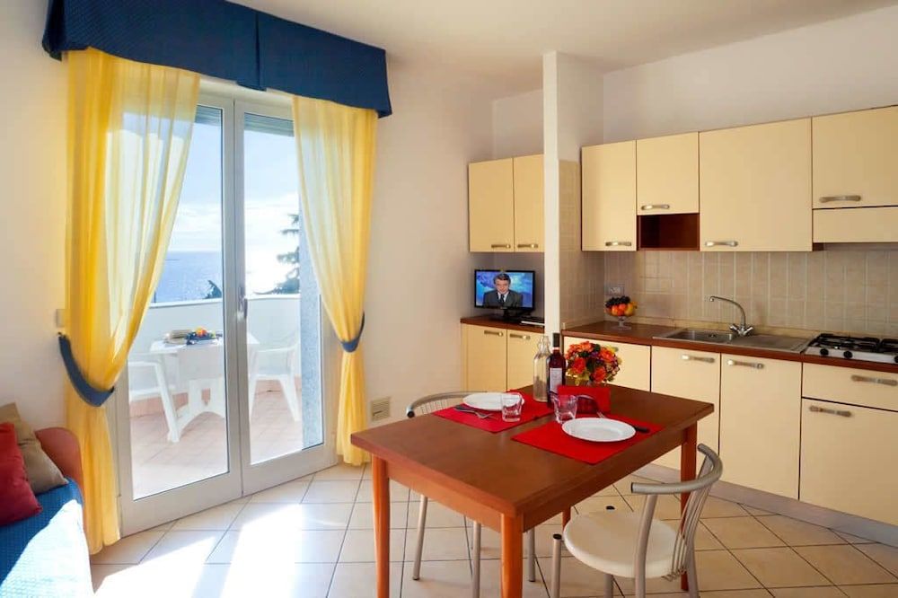 Residence Sant'Anna Classic Apartment, 1 Bedroom, Balcony, Sea View (5 pax) 4