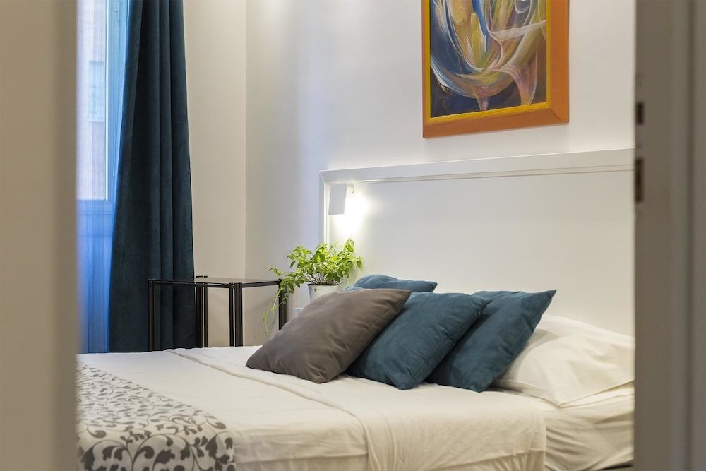 Dulcis In Vatican Double Room, 1 Queen Bed, Courtyard View 4