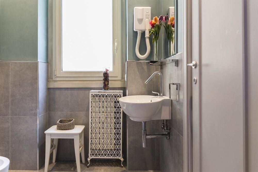 Dulcis In Vatican Double Room, 1 Queen Bed, Courtyard View 5