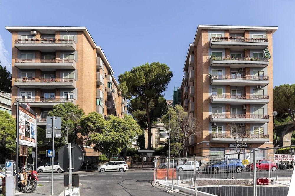 undefined Dulcis In Vatican 2