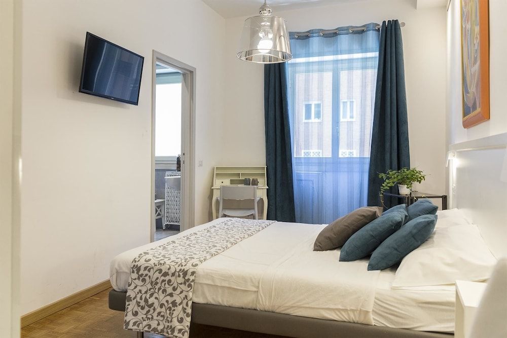 Dulcis In Vatican Double Room, 1 Queen Bed, Courtyard View 2