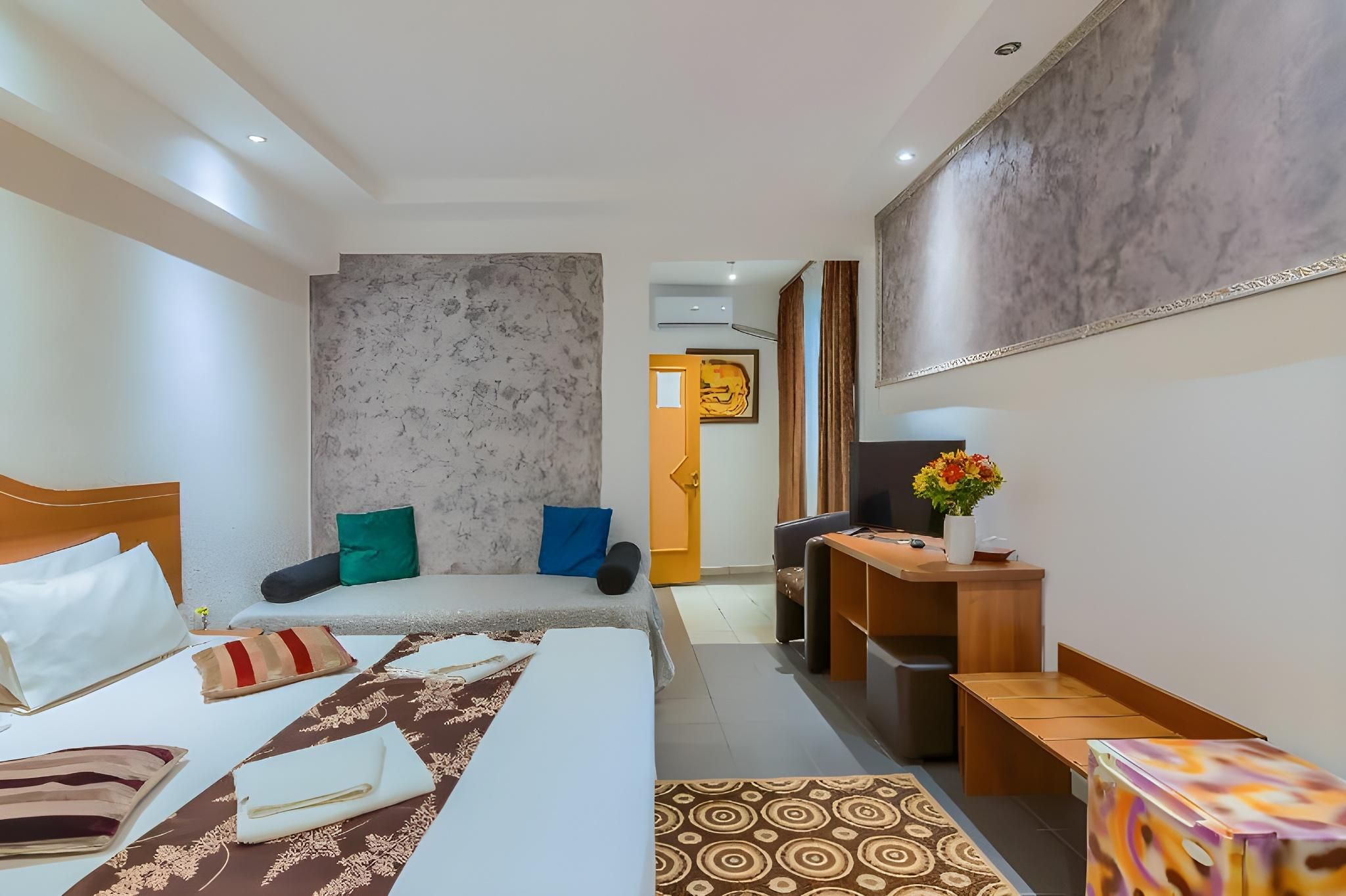 Hotel Tranzzit Superior Triple Room 3