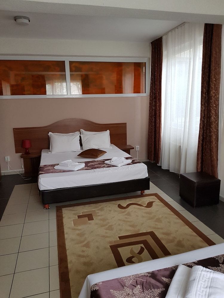 undefined Hotel Tranzzit 8