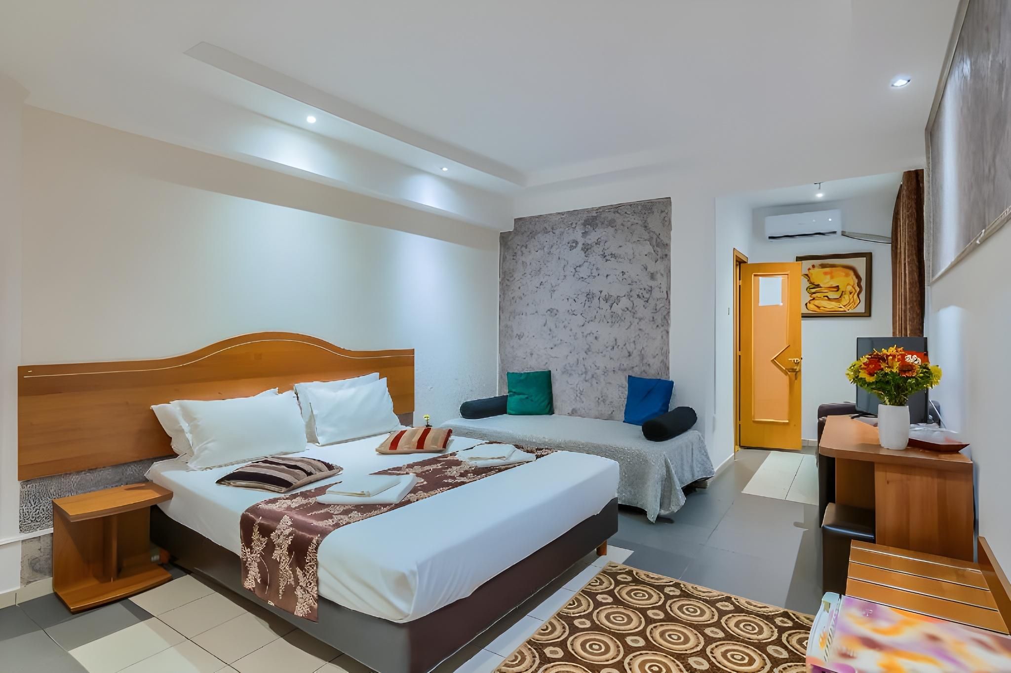 Hotel Tranzzit Superior Triple Room