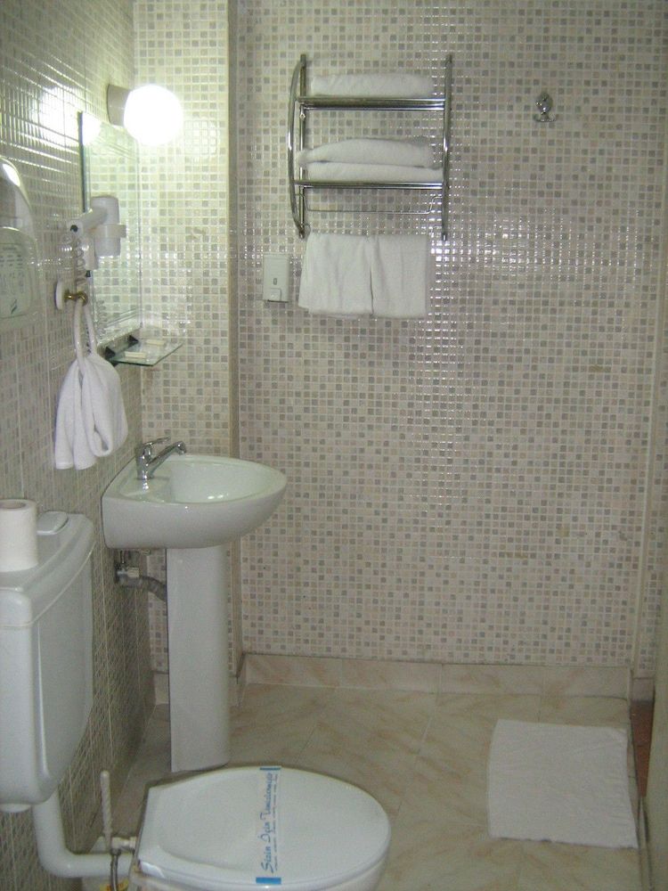 Yunus Hotel Economy Single Room 11