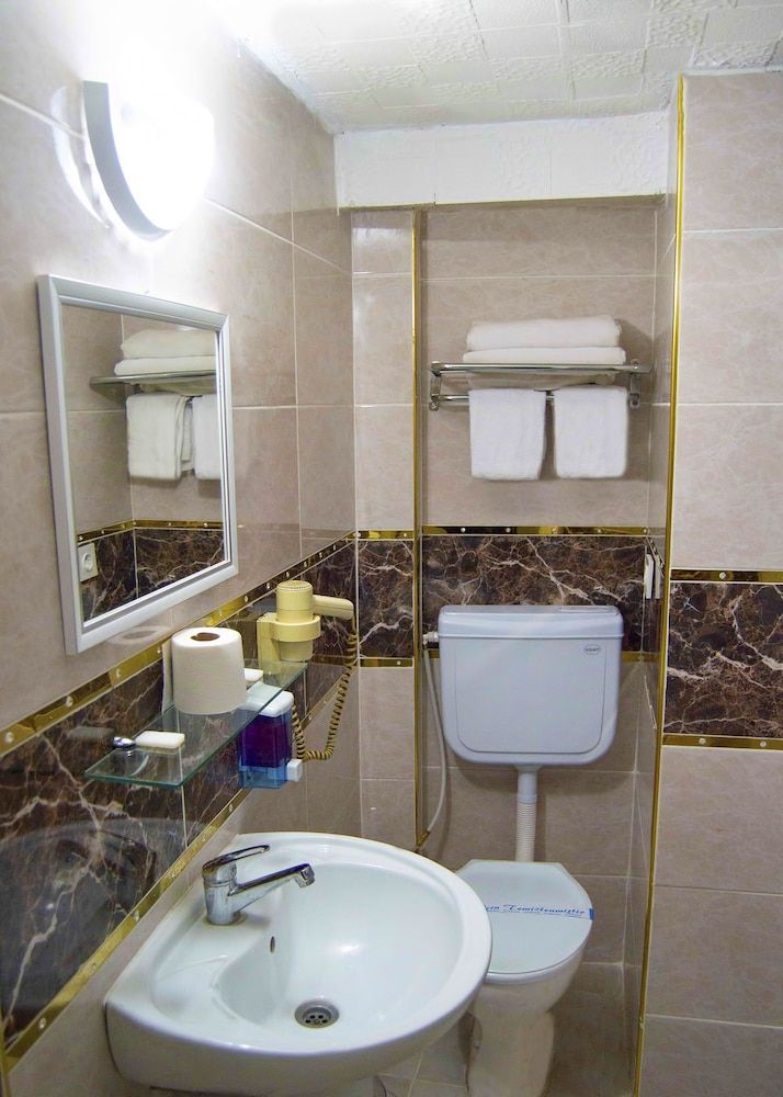 Yunus Hotel Economy Double Room 11