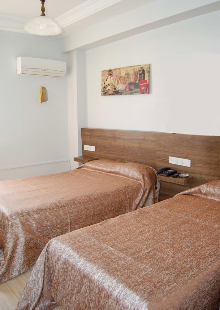 Yunus Hotel Economy Triple Room 4