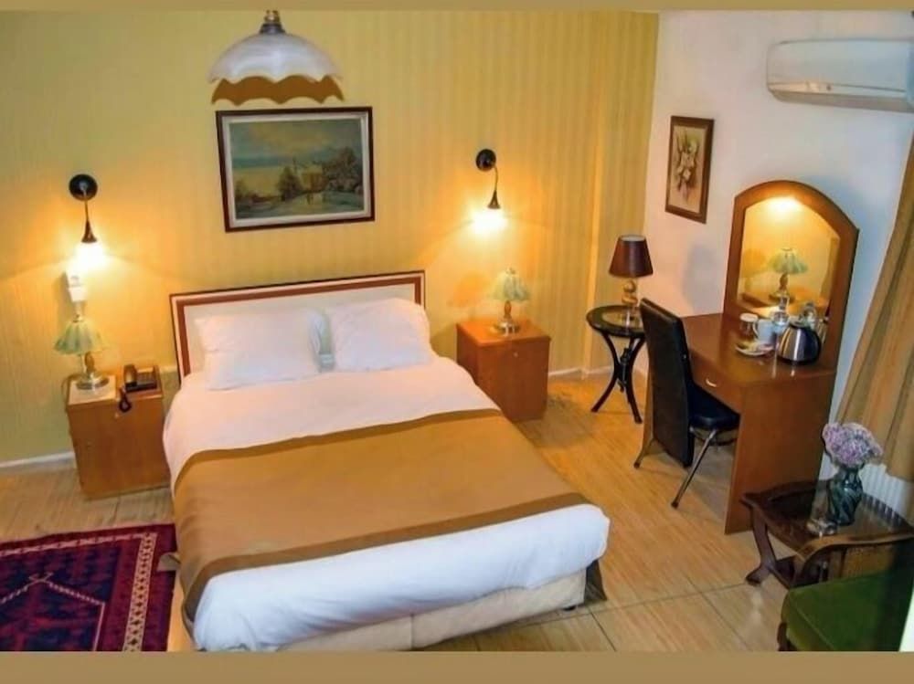 Yunus Hotel Economy Double Room 6