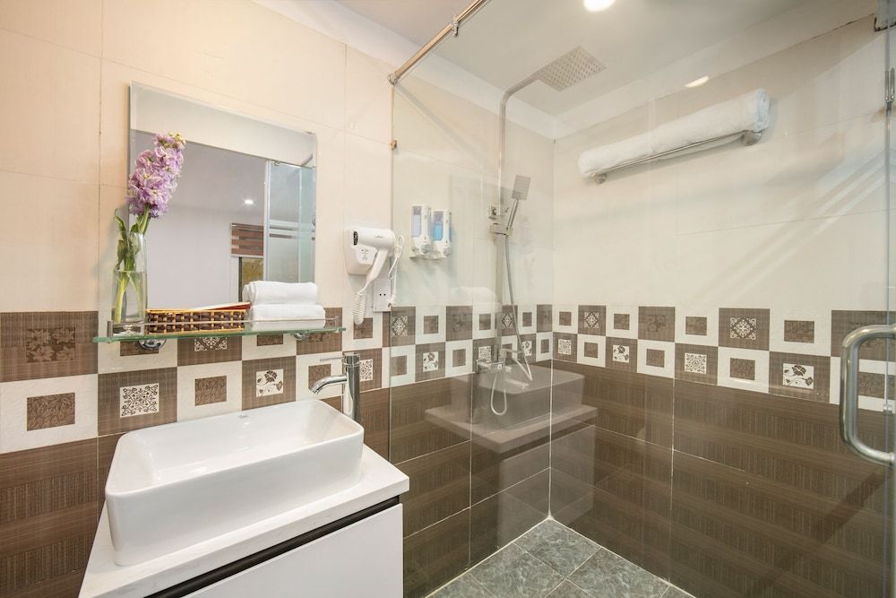 Hanoi Aria Central Hotel & Spa Superior Double Room 7