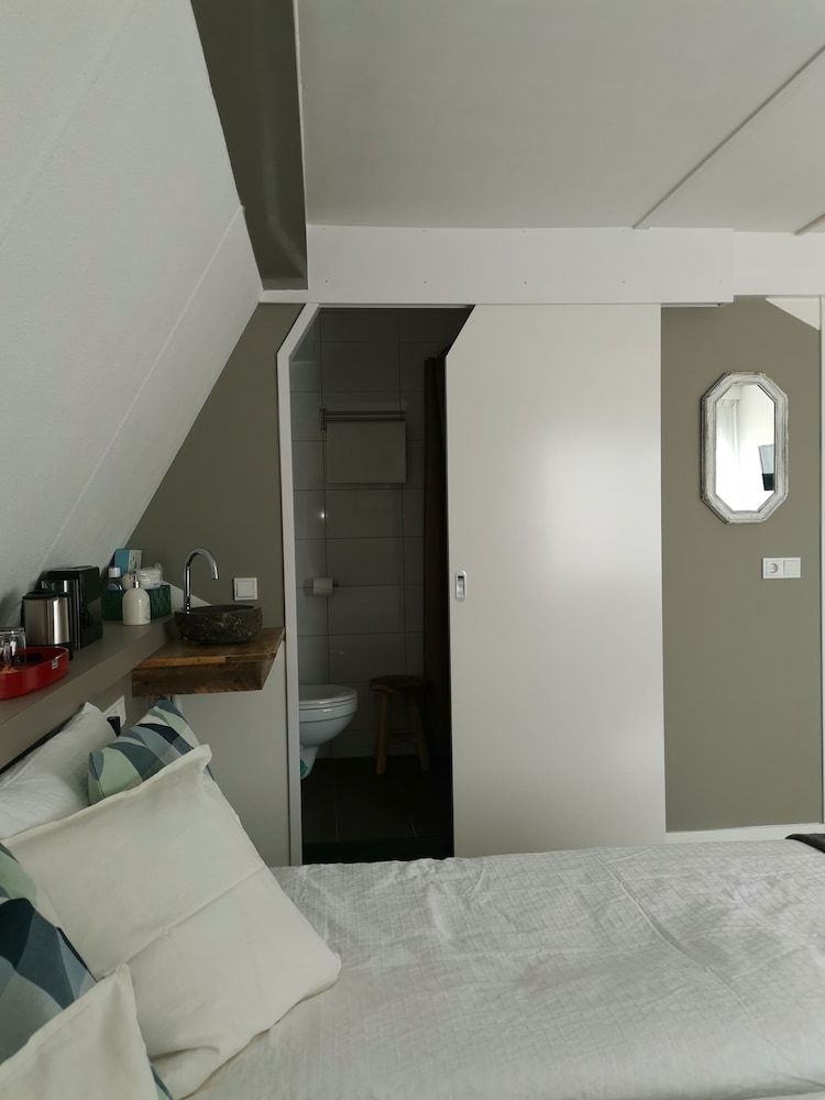 B&B Bovenweg Deluxe Double or Twin Room, Shared Bathroom (Kwintelooijen) 8