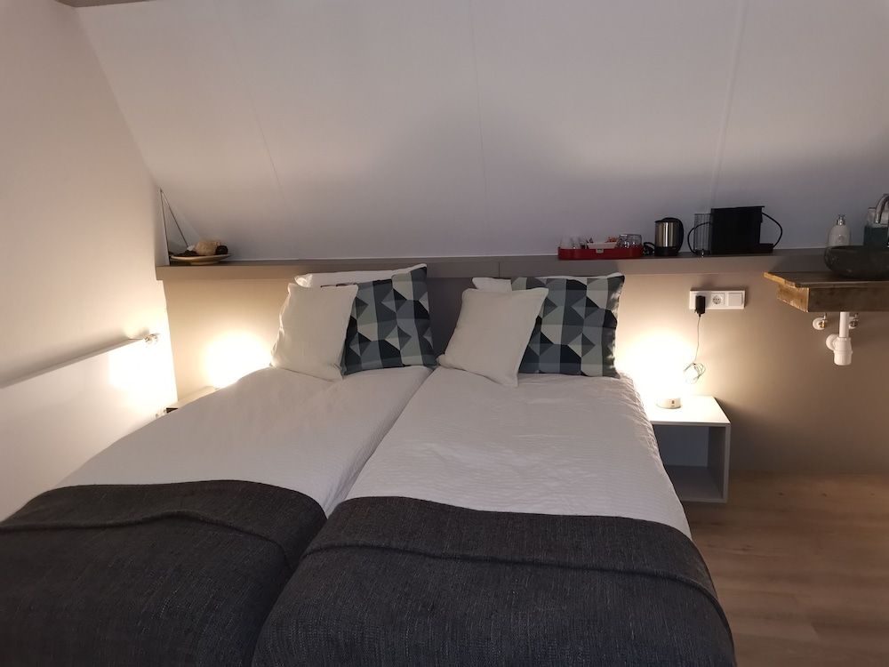 B&B Bovenweg Deluxe Double or Twin Room, Shared Bathroom (Kwintelooijen) 4