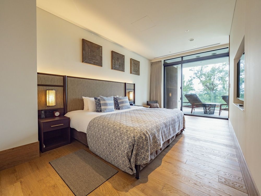 Executive Suite King Bed with Private Pool
