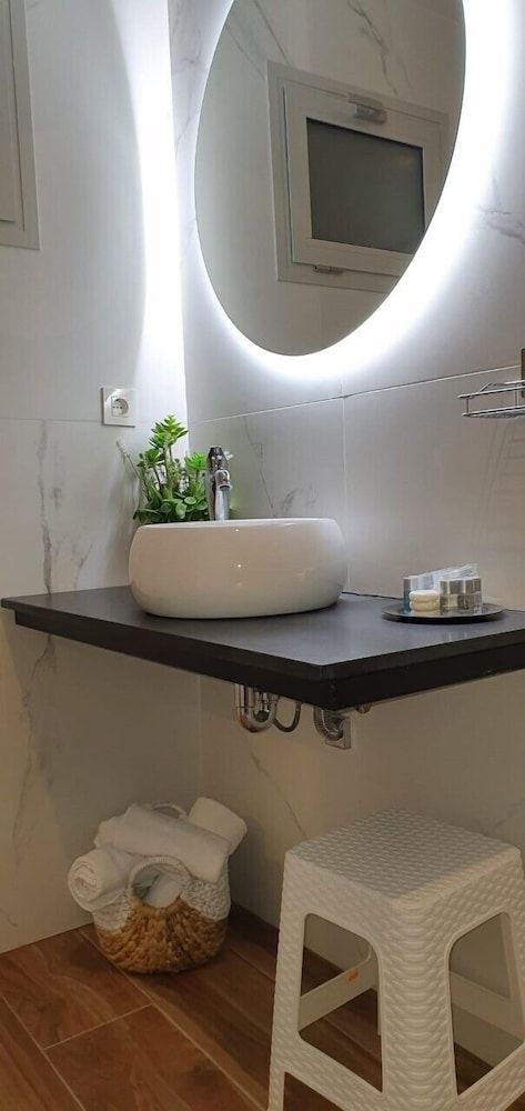 Sandra Rooms Superior Double Room, Private Bathroom, Garden View 6