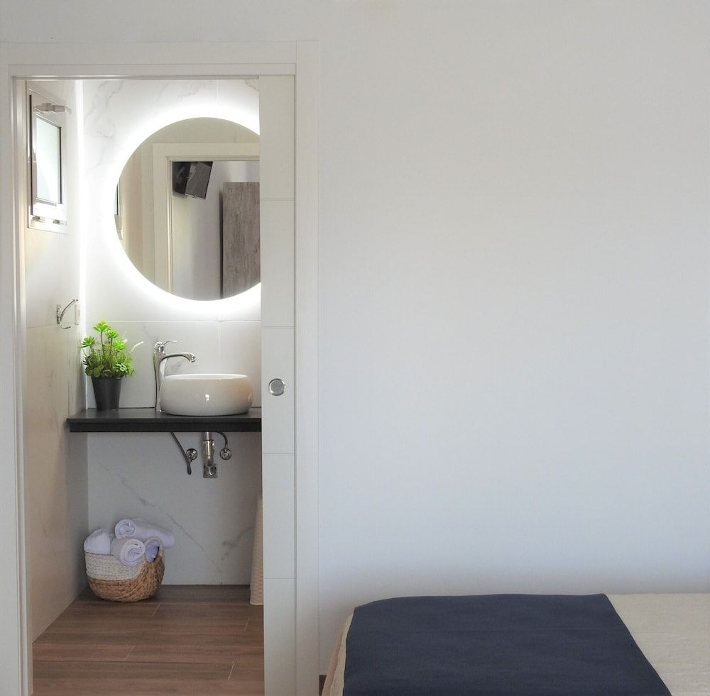 Sandra Rooms Superior Double Room, Private Bathroom, Garden View 10