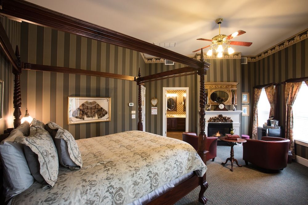 Gruene River Hotel & Retreat The Victorian