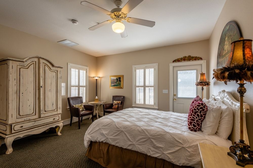 Gruene River Hotel & Retreat The Vineyard 2