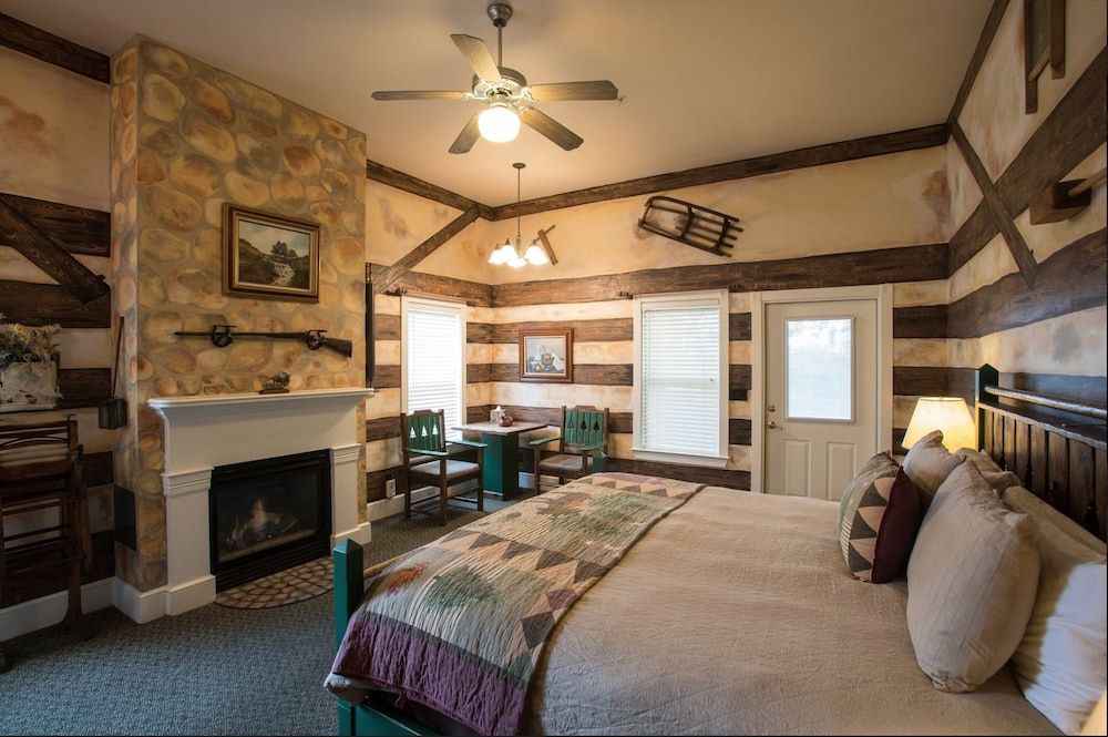 Hill Country Lodge