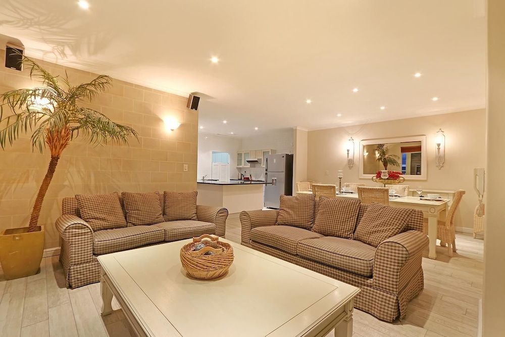 undefined Neptune 301 5