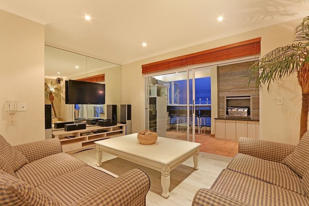 undefined Neptune 301 6