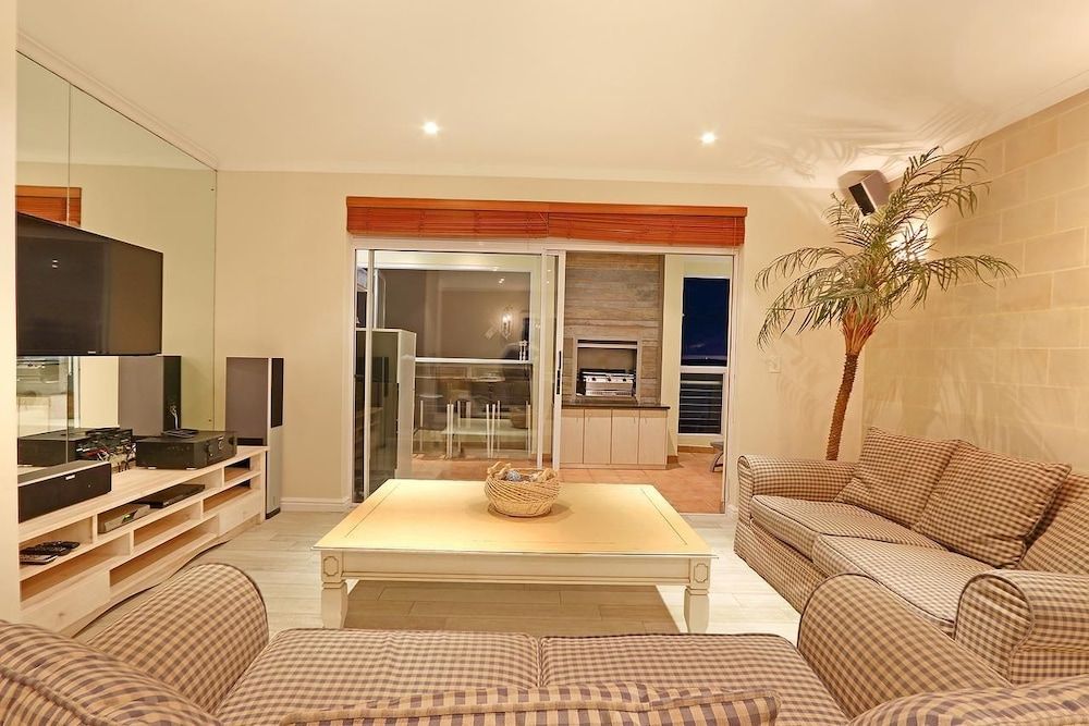 undefined Neptune 301 10