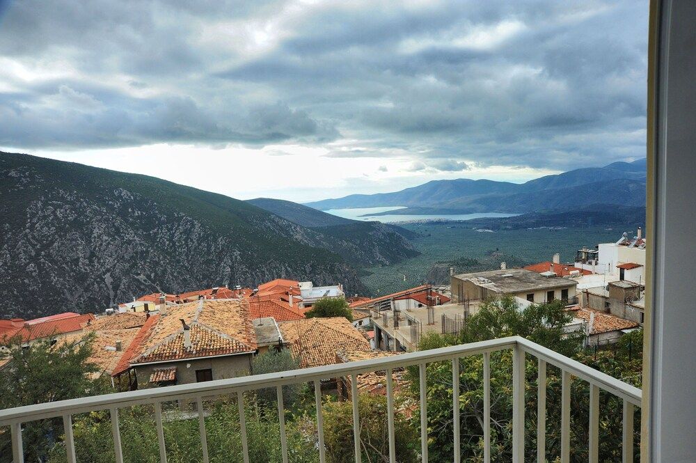 Castri Twin Room, Bay View 11