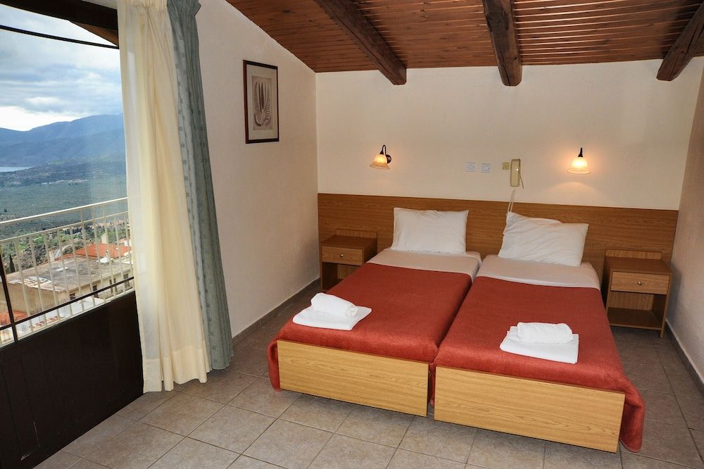 Castri Twin Room, Bay View 6