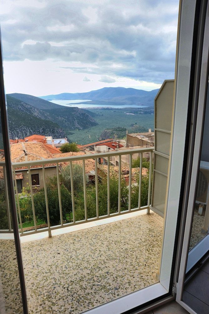 Castri Twin Room, Bay View 12