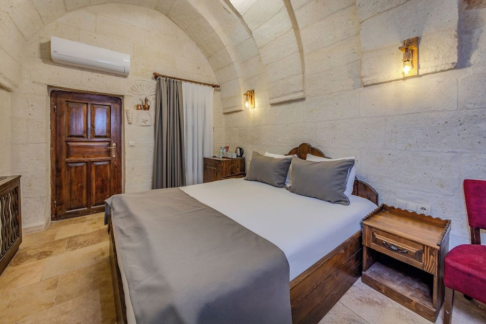 Castle Cave Hotel Standard Room 2