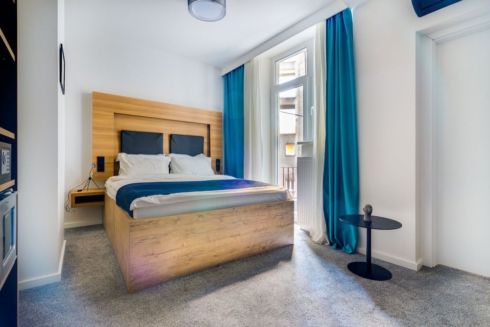 Bed and Breakfast Sky Classic Double Room 3