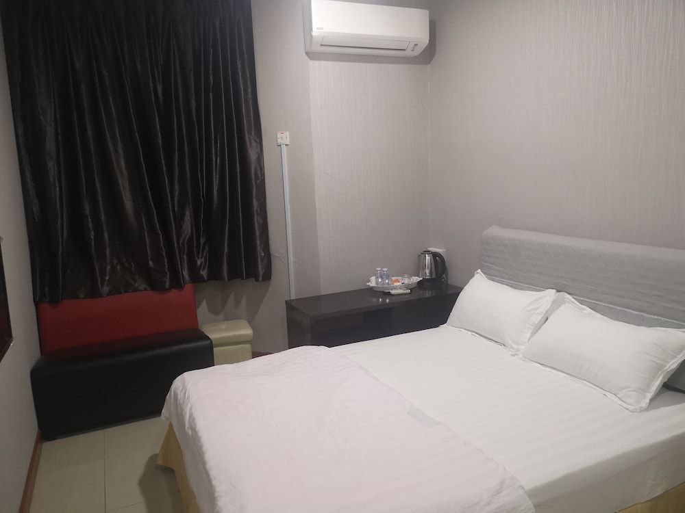 Home Inn Classic Double Room, 1 Queen Bed, Private Bathroom